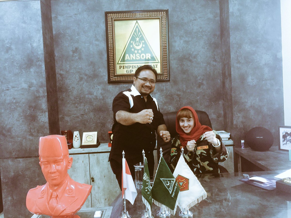 GunRomli's tweet photo. Selamat @TsamaraDKI jadi Duta Banser Ansor NU 😀 | @GusYaqut &amp; @TsamaraDKI ikon anak muda 💪😊 https://t.co/aQNtacot0e