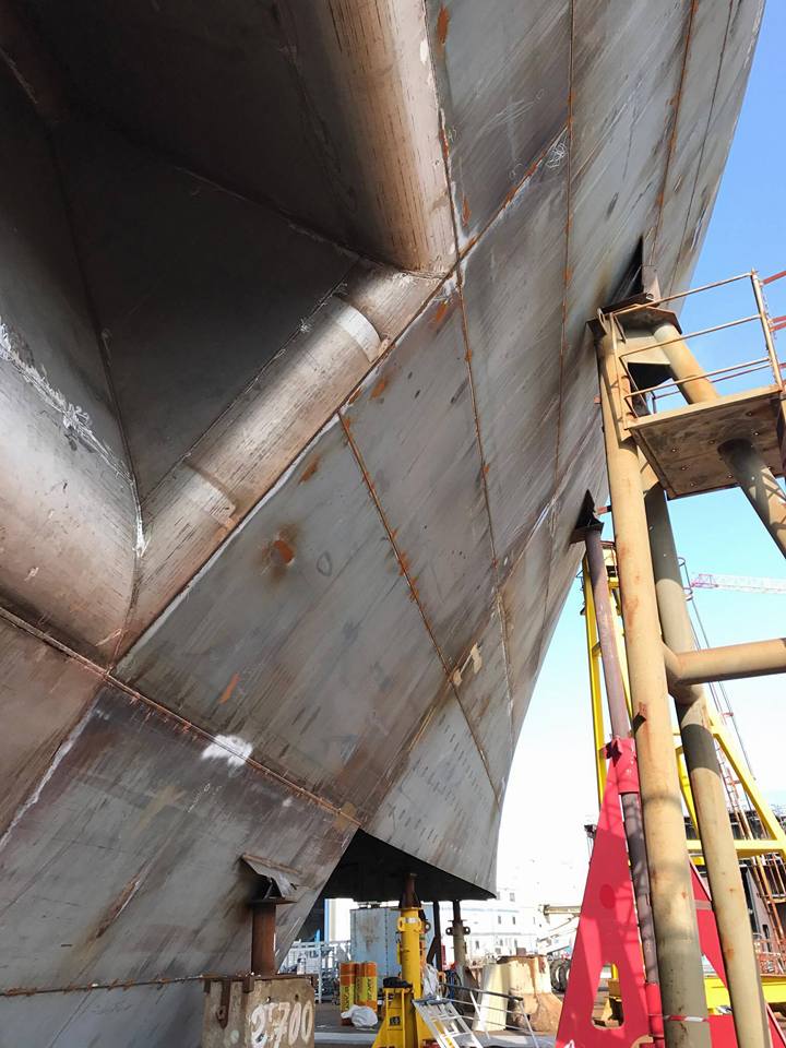 PaquebotINFO's tweet photo. La coque du #CelebrityEdge commence à prendre forme dans la cale ! https://t.co/93BH60E8Uc