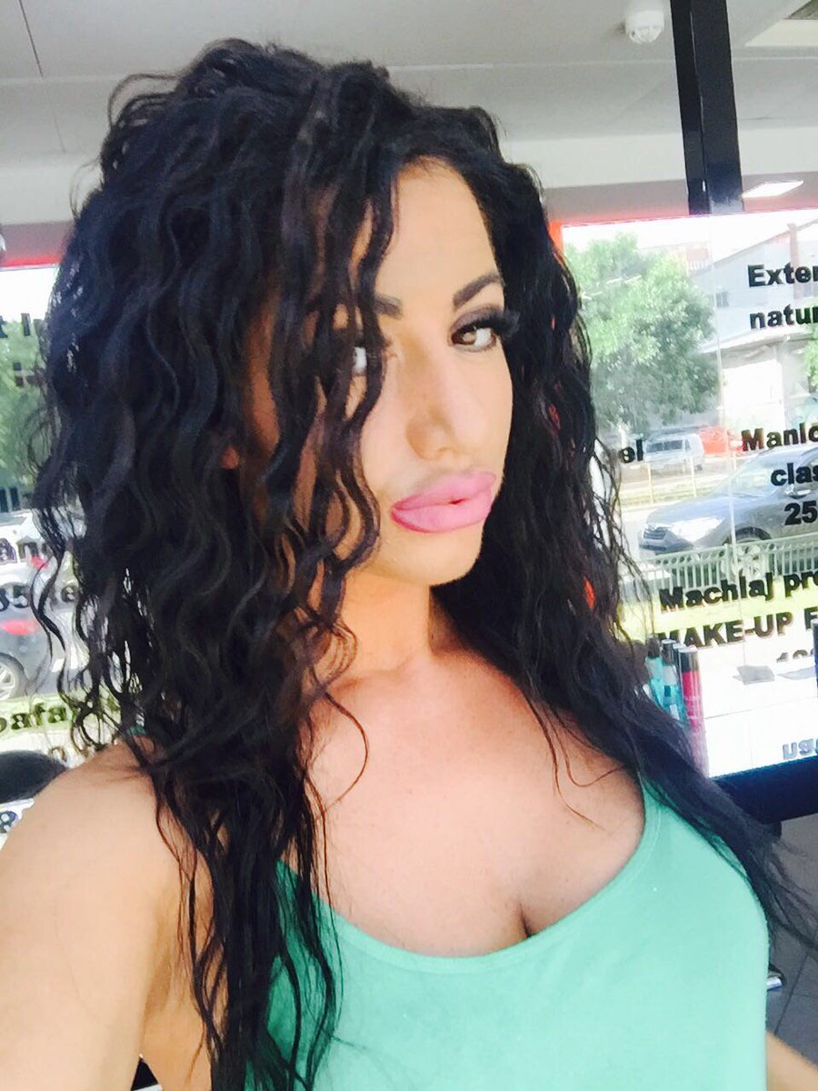 IAmCindyCox's tweet photo. #Curly is my middle name. #cindycoxx #seaside  #poolparty #sexygirl https://t.co/daxCm1R6ph