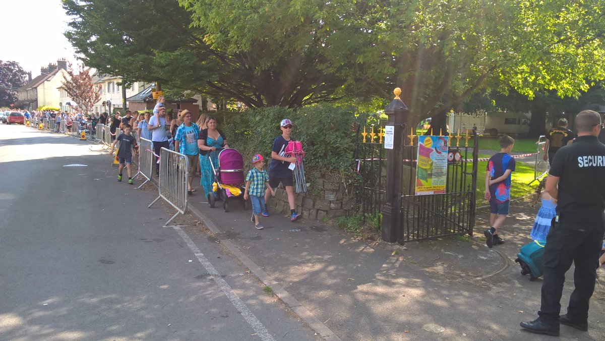 Heathcoatfabric's tweet photo. And we're off! #Party200 https://t.co/B5lQNiA8Zb