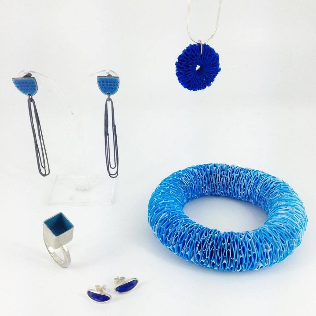 VickySewart's tweet photo. Beautiful blues! https://t.co/bPW3MYIbrH #independantjewellers #contemporaryjewellery #colourfuljewellery #funkyj… https://t.co/s87iCntmqZ https://t.co/0RZogQPEYM