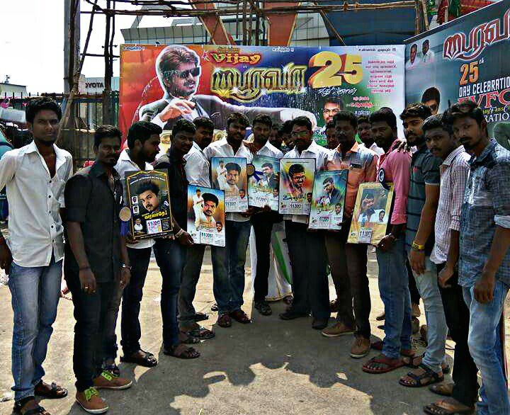 PookadaiK's tweet photo. மண்ணில் பூத்த மலரை மணமுள்ளவரை சுவாசி... உன் மனதில் பூத்த சிலரை உயிருள்ளவரை நேசி.......இனிய காலை வணக்கம் By.பூக்கடை குமார். SKM https://t.co/ikjwYYjy6m