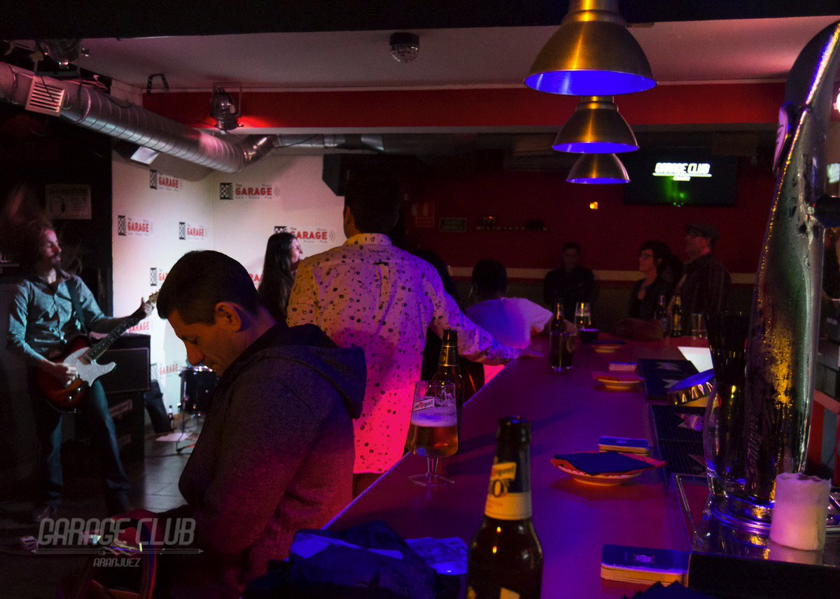 #GarageClub ofrece su sala para eventos (cumpleaños, despedidas de solter@ y un largo etc) solo teneis que contactarnos, ¿Fácil no?