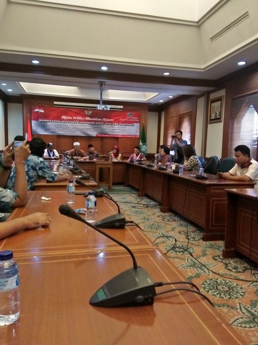 kopri_official's tweet photo. Refleksi 72 Tahum Indonesia Merdeka bersama LKSB PBNU @septirahma90 @nu_online @PBIKA_PMII https://t.co/7ZQyNfePSZ