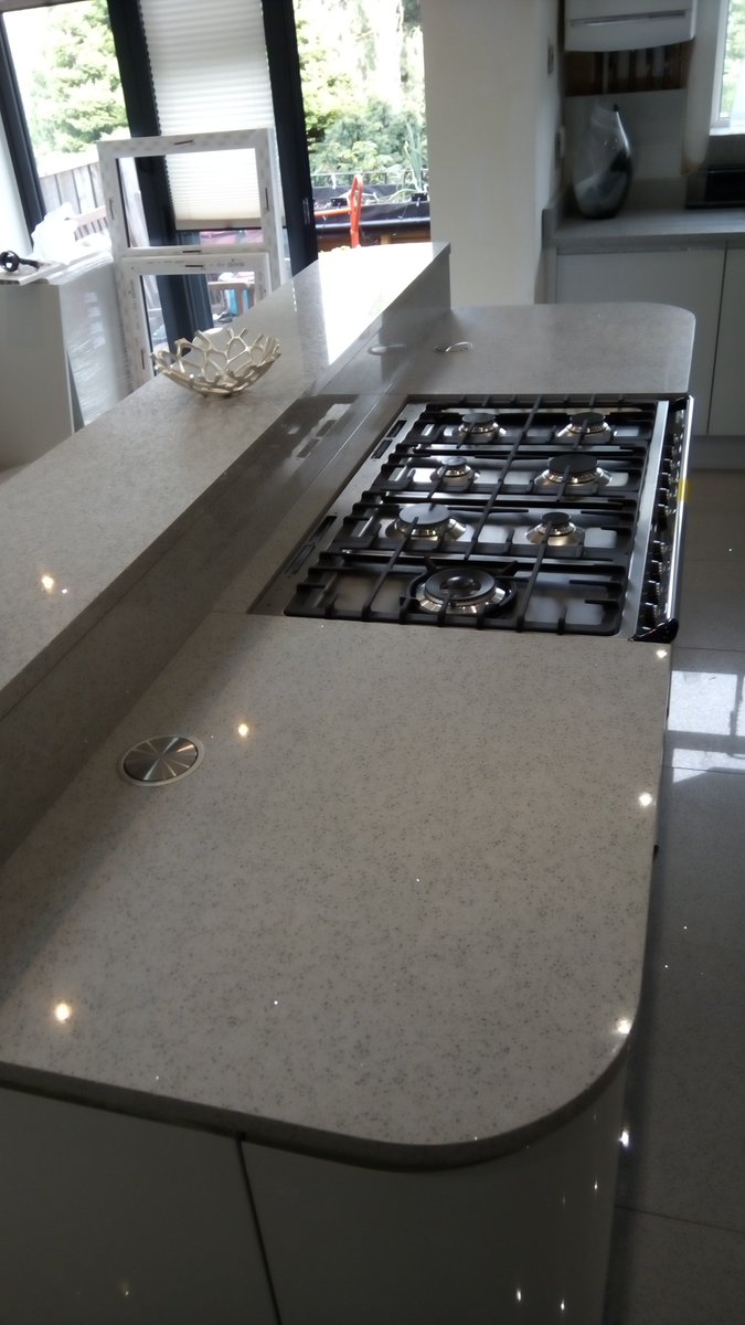 RO_Surfaces's tweet photo. 30mm light grey mirror quartz fabricated and installed by R.O Surfaces in Jesmond Newcastle Upon Tyne @jesmondlocal https://t.co/Ay2yW9LCql