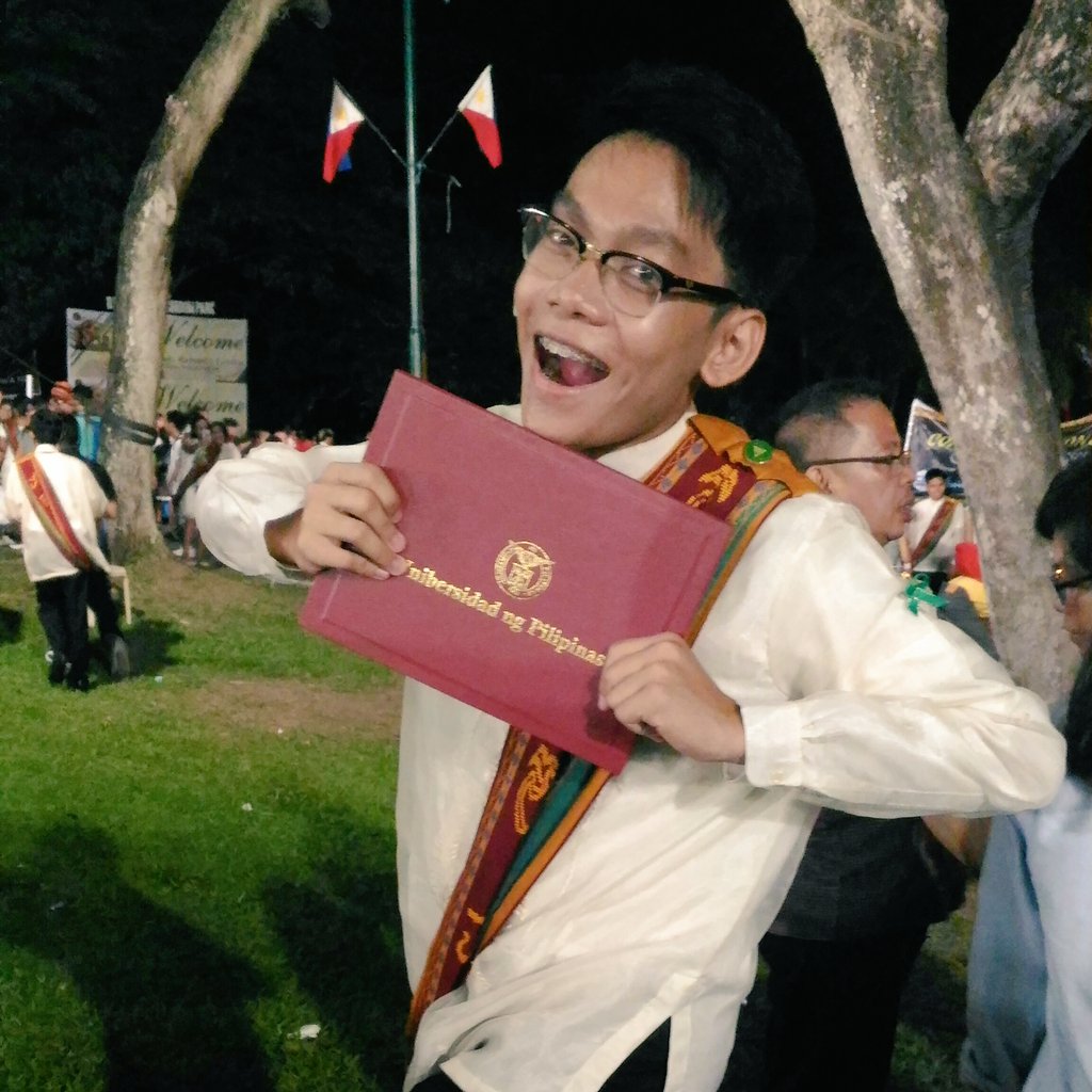 el_preeesidente's tweet photo. #NewProfilePic uy happy oh pero mas happy sana kung may work na 🙃 huhuhahaha #workingsoon https://t.co/6Muw6eViZ8