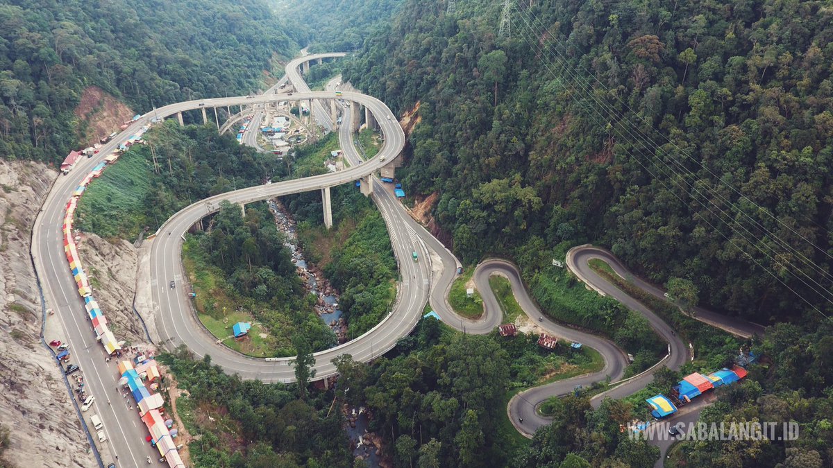 SabaLangitID's tweet photo. Kelok Sembilan Flyover - Lima Puluh Kota - West Sumatera.

#keloksembilan #bridge #dji @DJIGlobal @HascoMagicSky https://t.co/p8YZKVAIYC