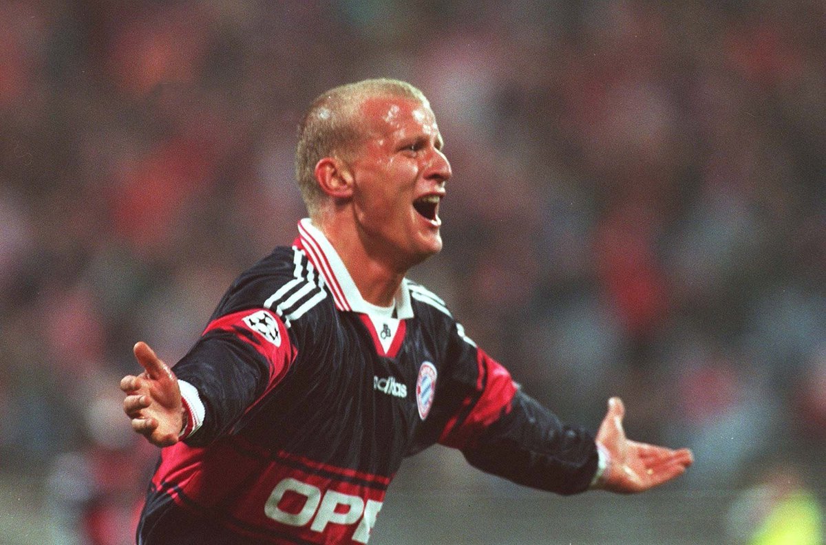 UEFAcom_de's tweet image. 2001 gewann er mit dem @FCBayern die #UCL, heute wird er 43 - Happy Birthday, Carsten #Jancker 🏆🎉🎊🎁⚽️