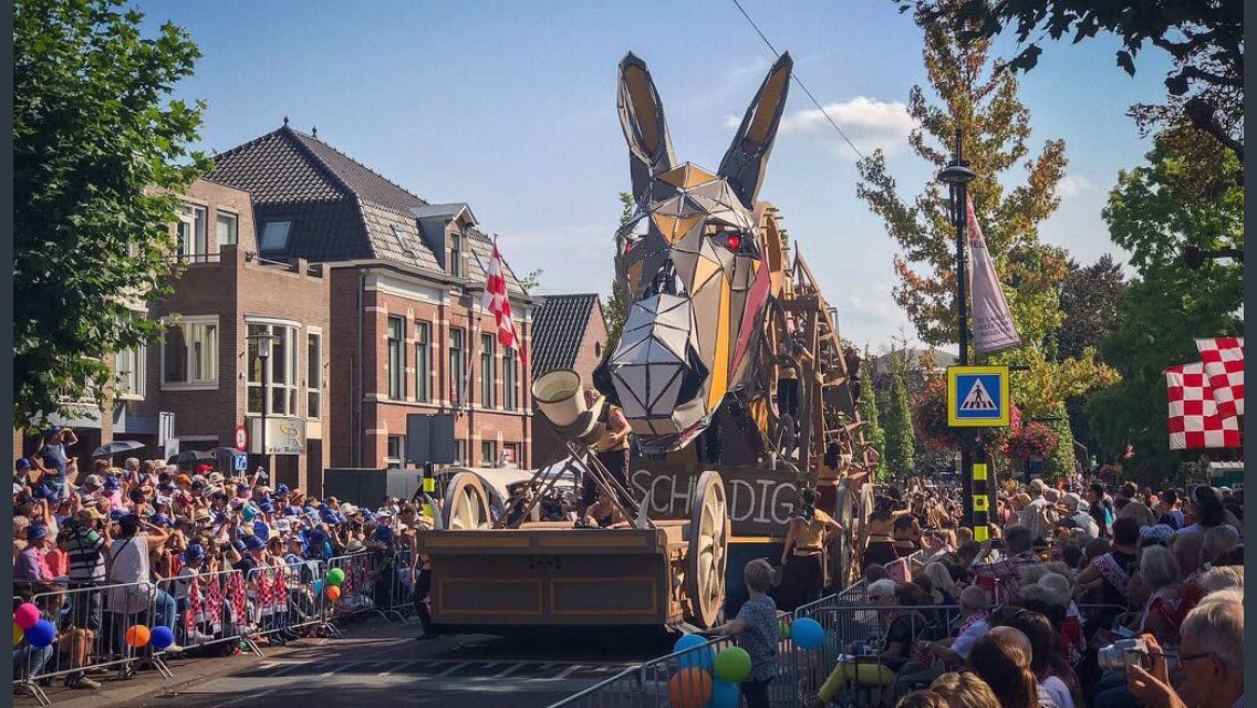 martijnvanbree's tweet photo. De ochtend na het mooiste feest van Heeze wakker worden als winnaar van de #brabantsedag optocht! #wauw @derooiehoek https://t.co/hIlUZ1z9U7