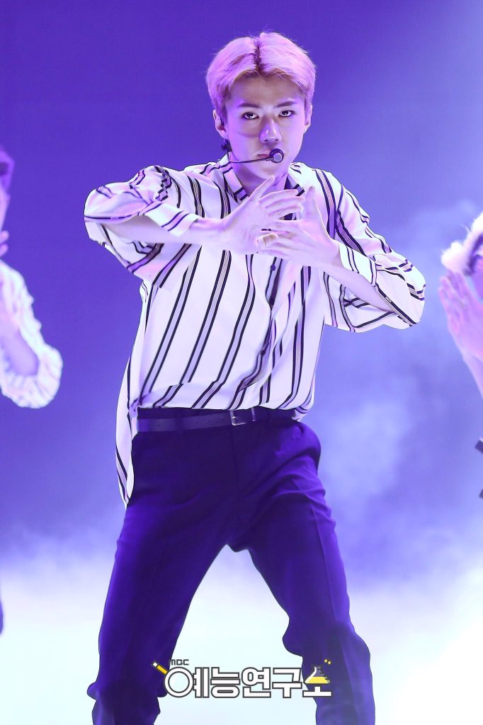 sehunsfanss's tweet photo. Sehun is so precious💕 i love him so much ✨ https://t.co/194K6aSNLx