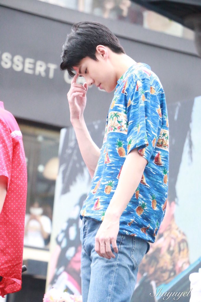 sehunsfanss's tweet photo. Sehun is so precious💕 i love him so much ✨ https://t.co/194K6aSNLx