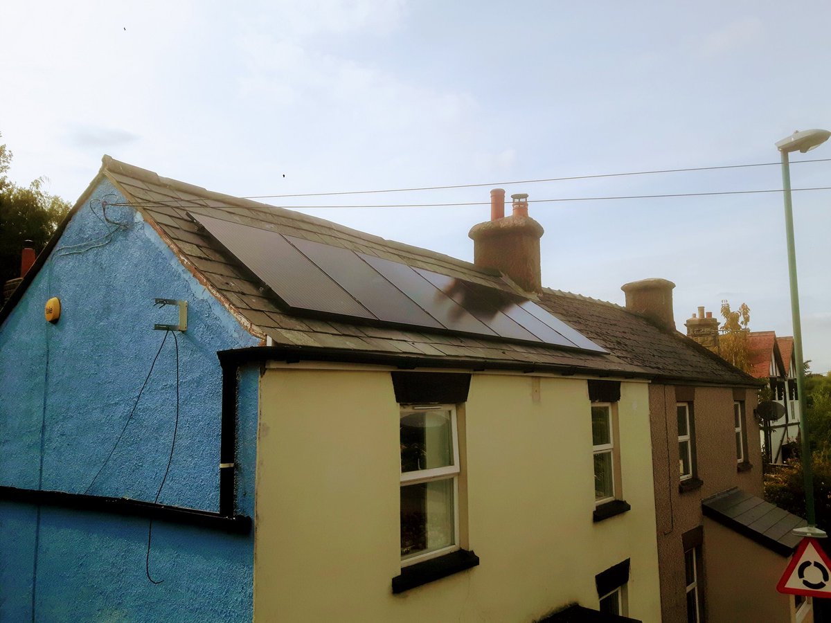 gem_solar's tweet photo. Additional 1.8kW of @Perlight_Solar to an existing 4.5kW system with #teslapowerwall. Now completely #gridindependent #awesome #forestofdean https://t.co/86lBS9XXNG