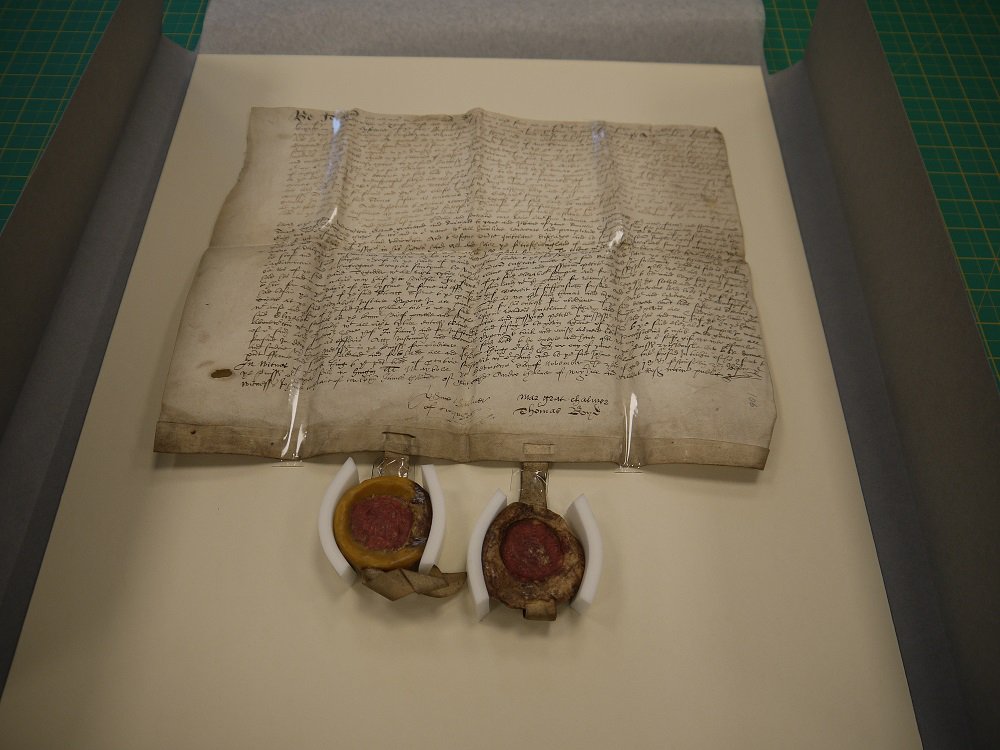 UofGlasgowASC's tweet photo. Continuing our rehousing project for the Boyd Parchments (MS Gen 1483/47) #conservationkeyhole
https://t.co/5qnQJCvtQS https://t.co/mE13OEUYbl