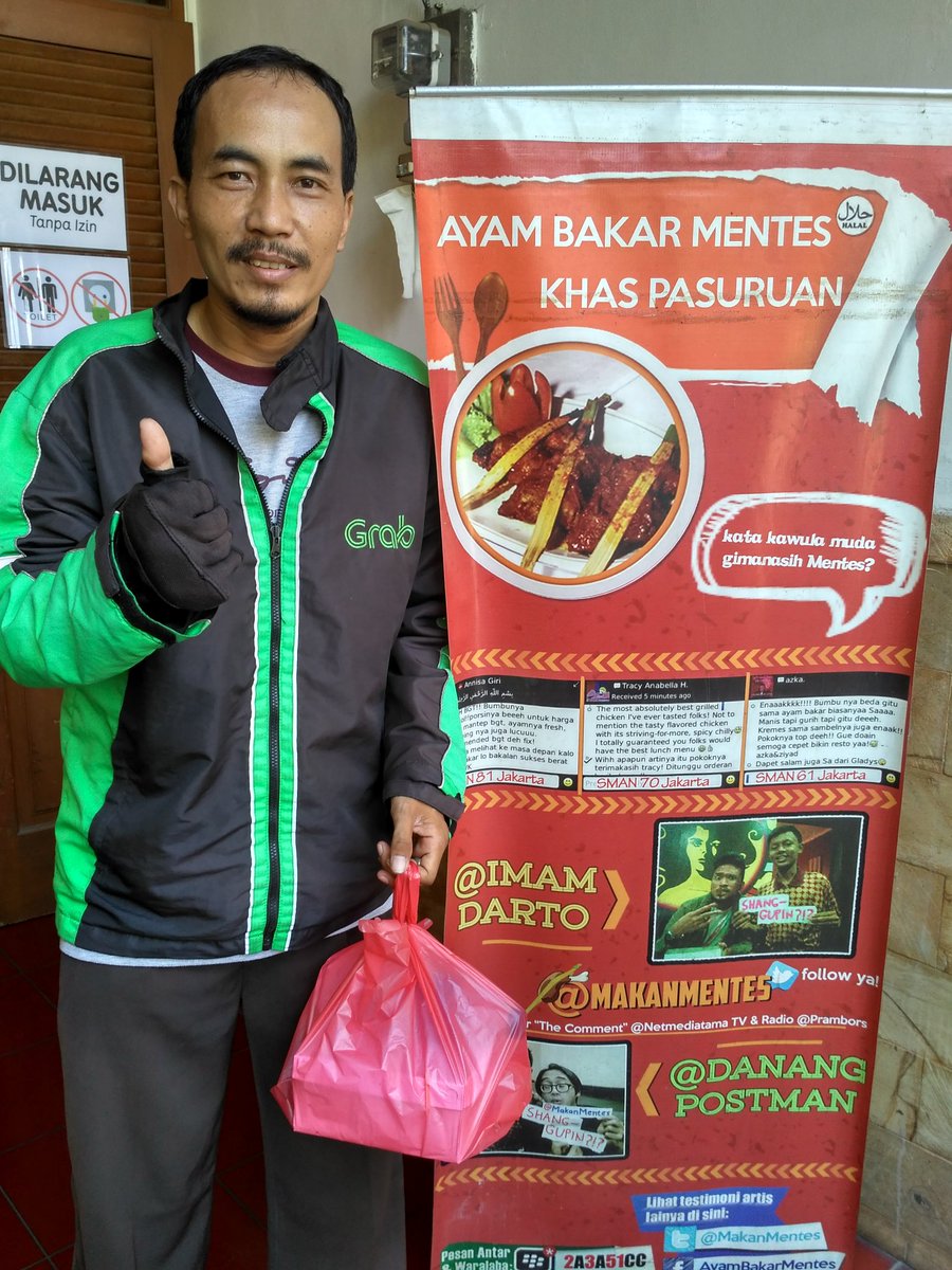 Bang Syamsudin melayani Grab-Food sepenuh hati utk kepuasan cust <a href="/GrabID/">Grab Indonesia</a> <a href="/MakanMentes/">Makan Mentes</a>. Semoga barokah buat keluarga. Semangat bang 😘