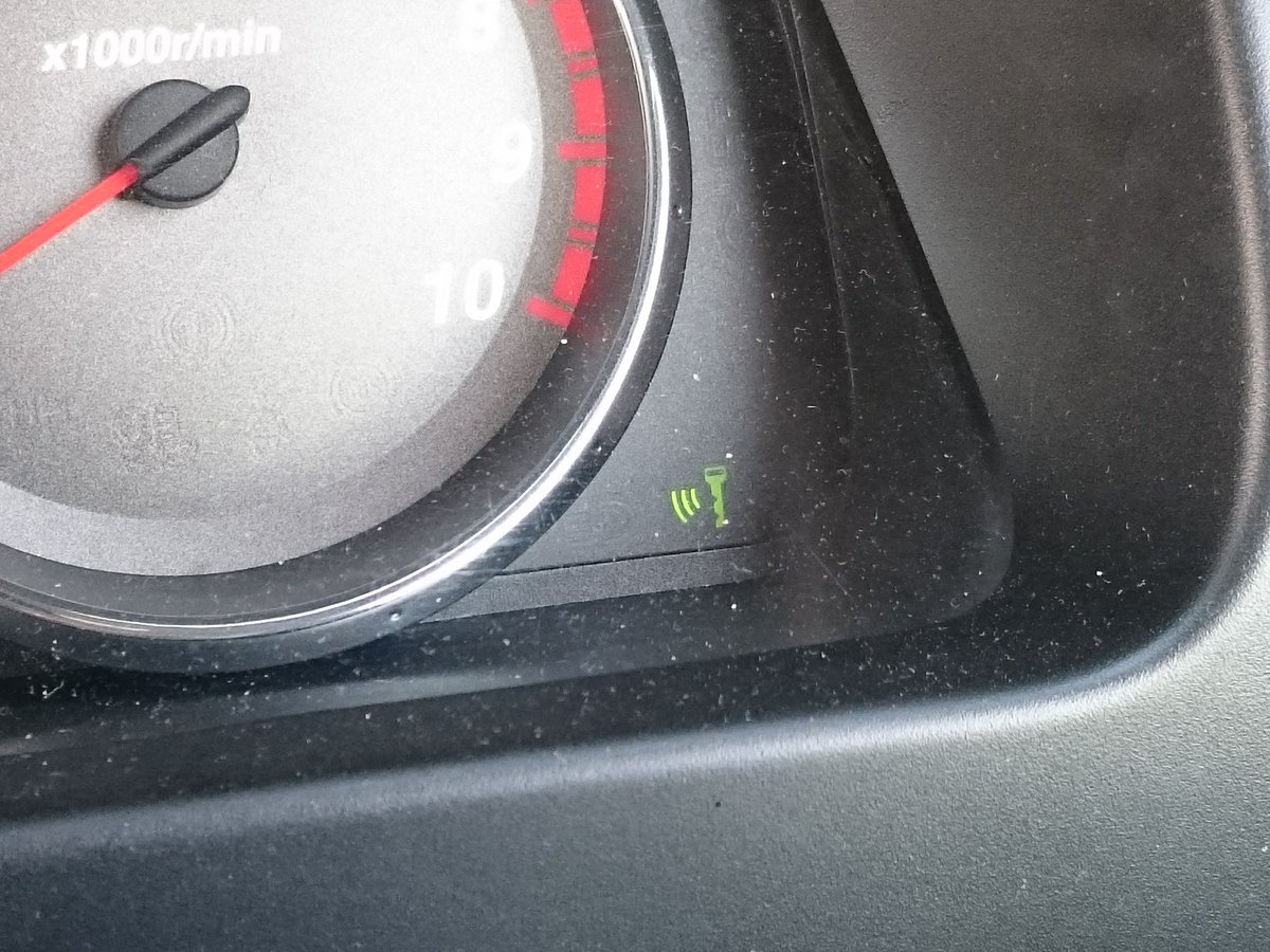 増田幸一郎 V Twitter キーフリーシステム 個人的には 必要ない ですね 盗難防止という意味では一役買うんでしょうが スペアキー作成や 電池切れ メインキー リモコン紛失時のことを考えると非合理的に思えます L160s Move Daihatsu ムーヴ ダイハツ