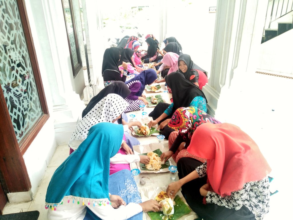 PDIPMLangkat's tweet photo. KARUAN kajian rutin bulanan PD IPM Langkat kali ini seru banget loh 🤗

#pdipmlangkat 
#karuanipmlangkat 
#ayongaji https://t.co/uzj8fxYDIc