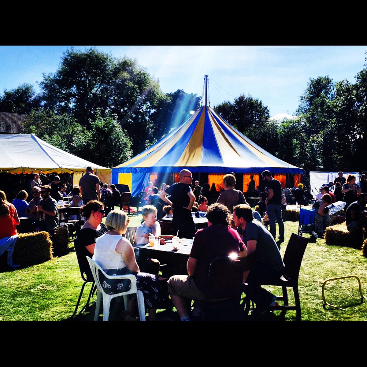 Mio Pizza is at The Klondyke 🎪again today. Beer 🍻Gin 🍸Sunshine ☀️Music 🎤 Oh...and PIZZA 🍕