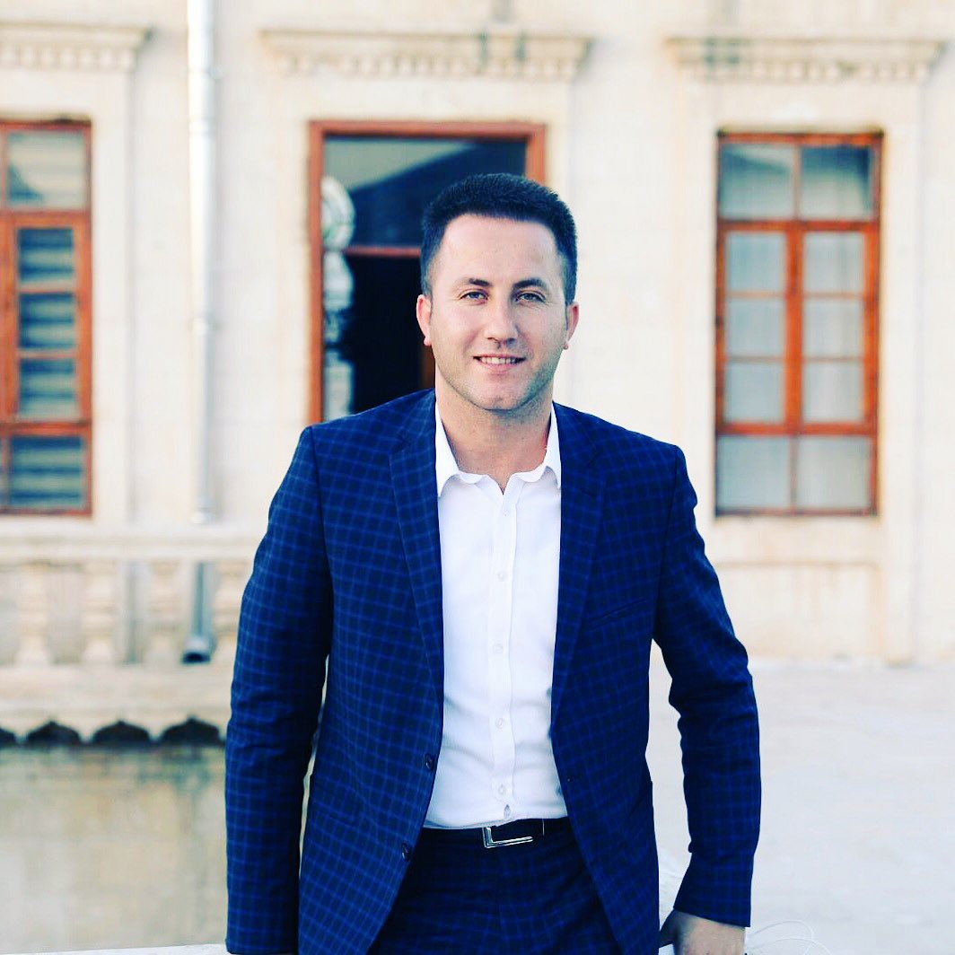 İnsanın en büyük sermayesi herşeyi rabbinden bekleyip ŞÜKRETMESİDİR...  Rabbime şükürler olsun.