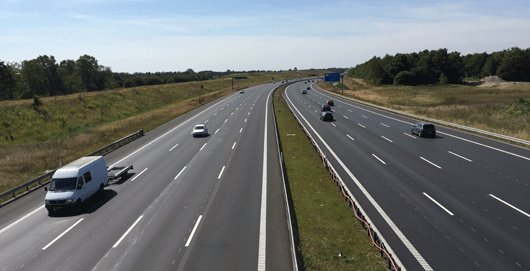Godt nyt til de over 120.000 daglige trafikanter på landets travleste motorvej: Otte friske, nystribede spor: kortlink.dk/r6fb