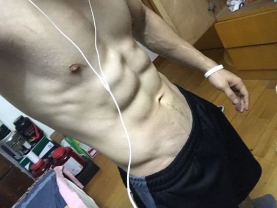 phutpark's tweet photo. หุ่นหลอนนี่ดีต่��ใจจิง https://t.co/3UxUnSj5dX