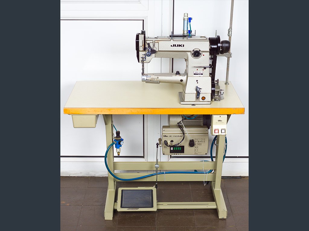 AUTEX24's tweet photo. Juki DSC-245 Freiarmnähmaschine
Juki DSC-245 Triple Feed Cylinder Arm Sewing Machine
#leder #juki #nähmaschine #maschine #autex24 #leather https://t.co/2pDDMziUCX
