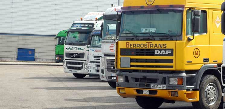 autonomosenruta's tweet photo. #Asemtrasan alerta de que  las novedades normativas ponen a los pequeños #transportistas en riesgo de desaparecer https://t.co/s1jHUFIFnH https://t.co/5lHLm2oYkx