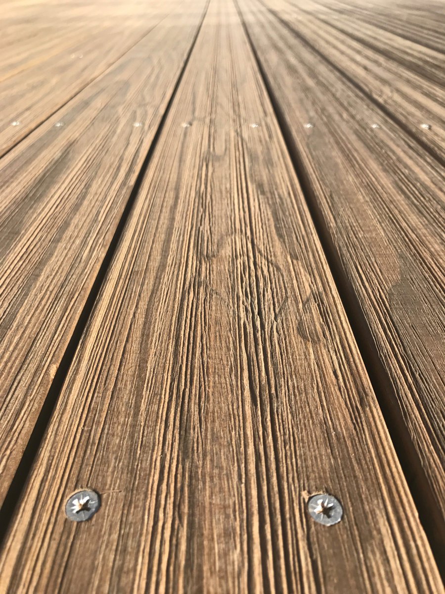 rhino_woodSA's tweet photo. With an optional 'brushed' finish that adds extra grip, no unwanted accidents happen!👌 #CorporateDesign #WoodFlooring #ThePerfectTimber https://t.co/cpZGfDXqYG