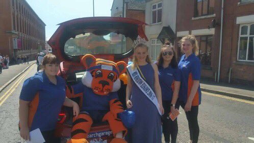 HT_Carnival218's tweet photo. Lovely to see @hinckleylc at @HTCarnival17 yesterday !!!Go tiger go !!And Miss Nuneaton too 🎉🎉 #hinckleycarnival2017 #sunnydays #fun #whoop https://t.co/MTdzM7smd5