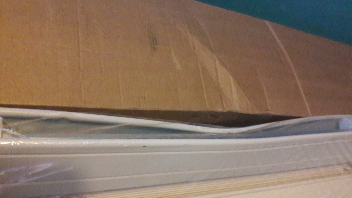 Maria_Caredda's tweet photo. @blinds2go with my blinds arriving a week late, they have arrived bent. I have called your C.S. but have not sent the email to reply to. https://t.co/e2Na1bx4eq