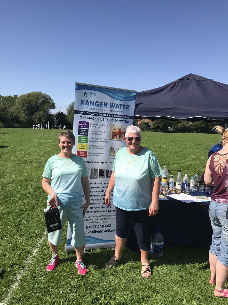 HT_Carnival218's tweet photo. Thank you to 2 of your lovely members for supporting Hinckley Carnival @WomenthatConnec 🎉 #supportingeachother #team #hinckleycarnival2017 https://t.co/ZvwqR0uXiI