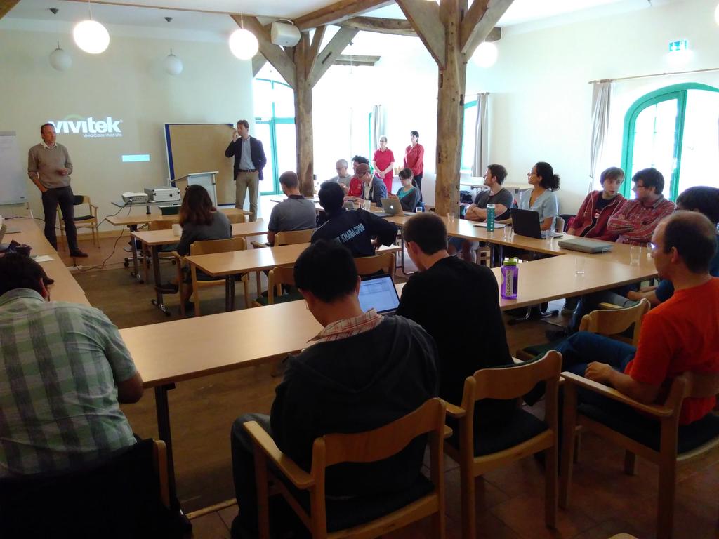 luisacristini's tweet image. After opening, first morning session at #cdr17 on #climatedynamics team activities over 2013-16.