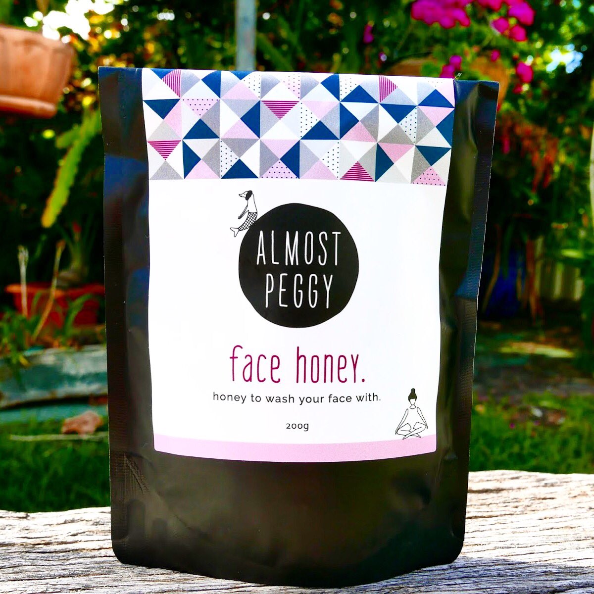 bonnbeaute's tweet photo. Something a little bit different, cleansing my face with beautiful Australian honey from Almost Peggy 🍯 #facethehoney https://t.co/NeqLeEYl1u