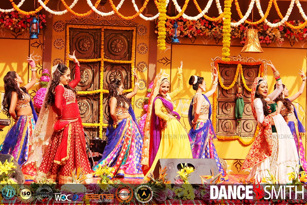 DanceSmithIndia's tweet photo. A beautiful act, Shubh Vivah designed for Wedding Shows #DanceSmith #LiveEntertainment #StagePerformances #Weddings https://t.co/d74lp3QUT5