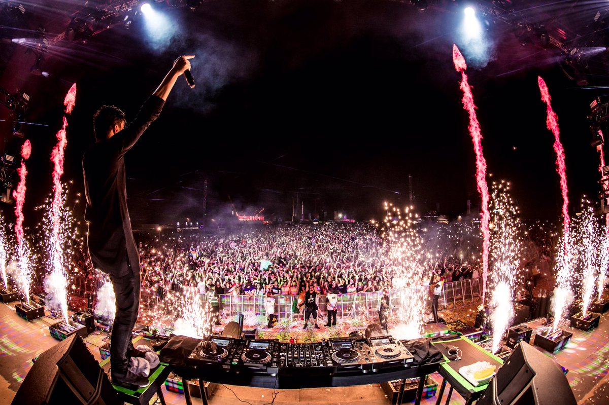 MartinGarrix's tweet image. Love you guys @Creamfields thanks for last night ❤️