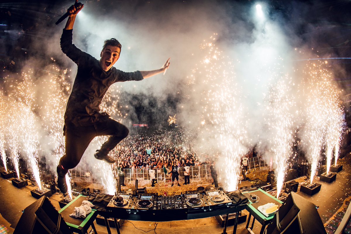 MartinGarrix's tweet image. Love you guys @Creamfields thanks for last night ❤️