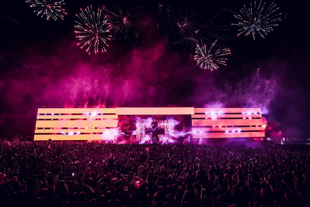 MartinGarrix's tweet image. Love you guys @Creamfields thanks for last night ❤️