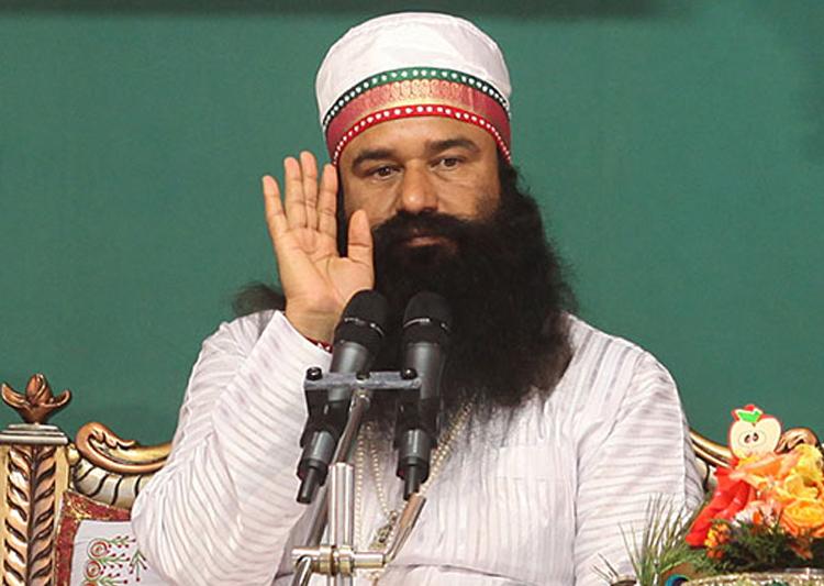 CluelessCritic_'s tweet photo. Here, #GurmeetRamRahimSingh suggests the youth that not to repeat the same mistake that he had. Bhala Karo. #RamRahimVerdict https://t.co/6SfewHYiMZ