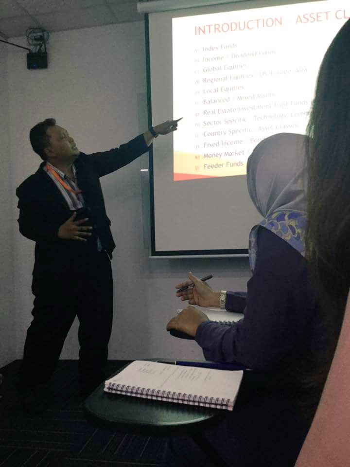 famedu's tweet photo. Some of our activities today with #proinvest for #singlelicenseinvestment #unittrustplatform at #pickd #phillipmutual https://t.co/OIErMcJzux