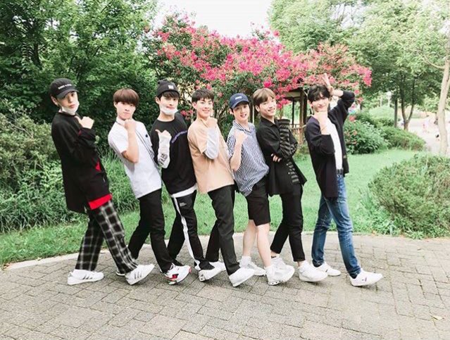 pwoojins_'s tweet photo. the softest group 😭😭😭 #itsrainingsoon https://t.co/UKX0MDXwhS