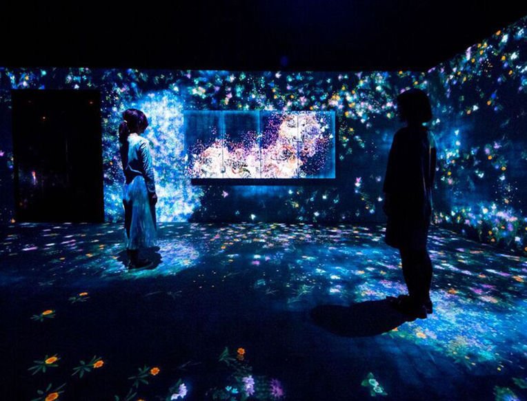 Artist of the Day: Installation by TeamLab.