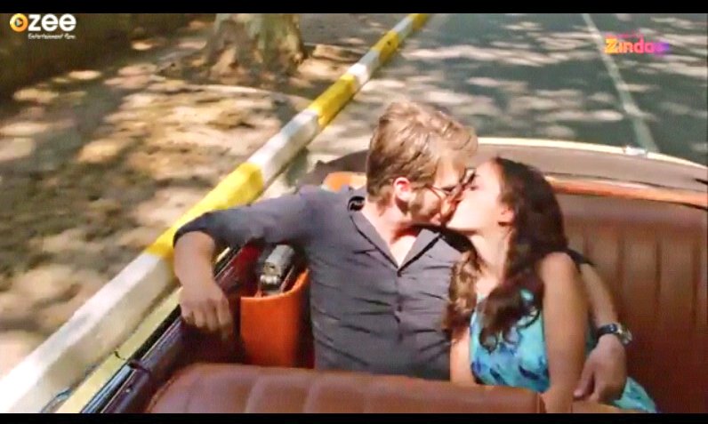 Deniz_Cesur_'s tweet photo. #KuzeyGuney d story the actors has left a long lasting impression.Hard to forget them.really missed them a lot #kivanctatlitug #ÖyküKarayel https://t.co/2earSfyult