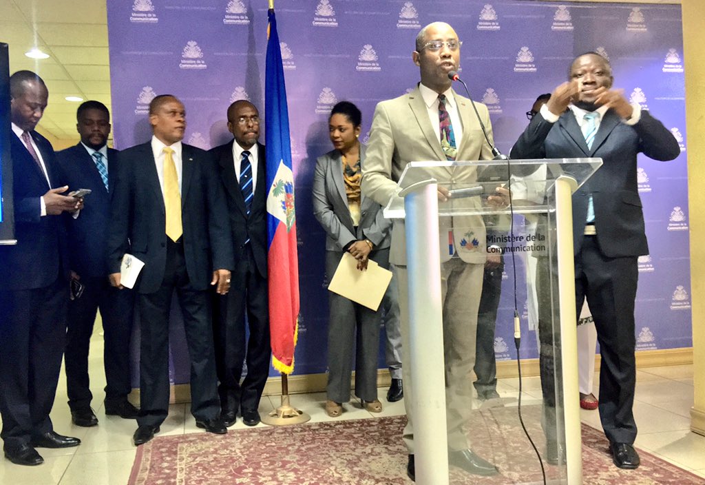 C'est parti pour la 2e partie des #LundisDeLaPresse: des précisions sur l'impôt de 10,000G vont suivre. Nous sommes en direct sur @RTNHaiti