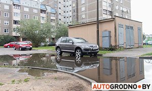 grodno's tweet photo. Площадку для мусора построили, а ливневку испортили: в гродненском дворе все лето стоит большая лужа https://t.co/5zKP66wedS https://t.co/czfM0HalWm