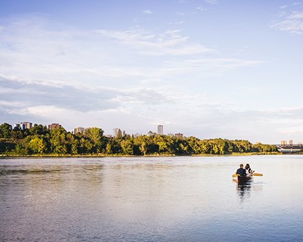 ExploreEdmonton's tweet photo. Take in the sights and sounds of #YEG as you explore with the experts! https://t.co/DCppyV0RN0 #ExploreEdmonton https://t.co/P1hR86itaY