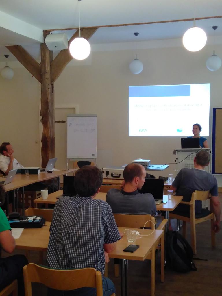 luisacristini's tweet image. PhD students doing a great job presenting their projects on #climatedynamics at #cdr17