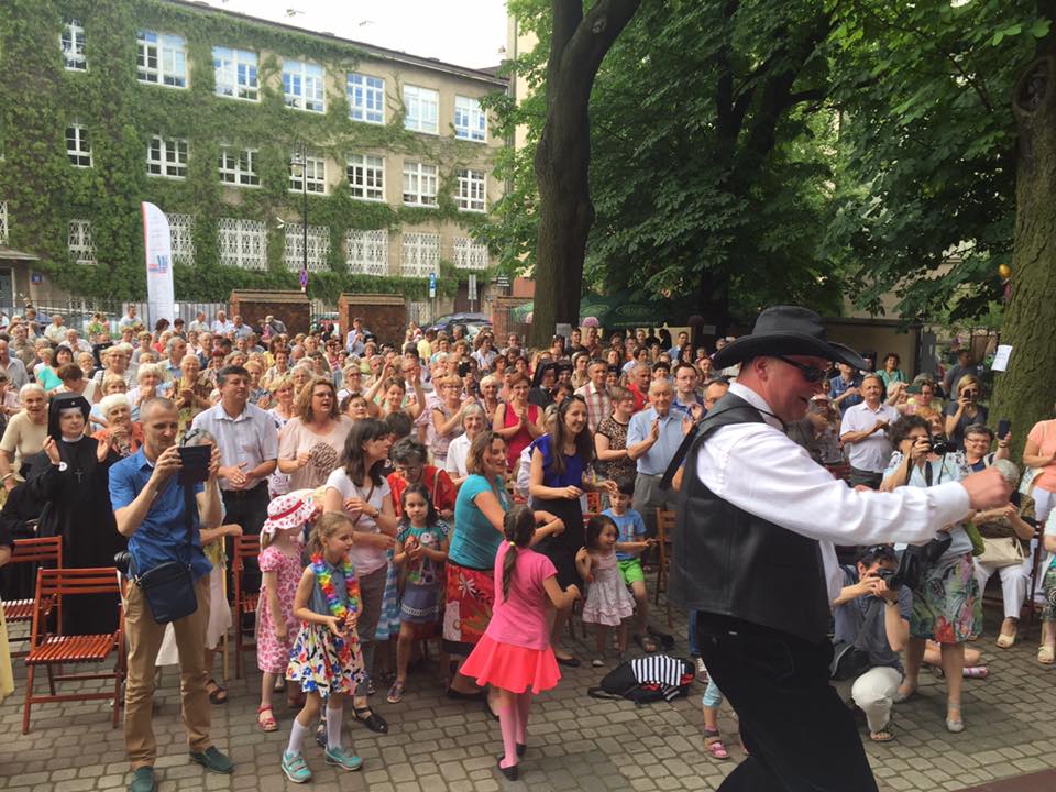 RadioWarszawa's tweet photo. W niedzielę 3.09 #parafia #katedra.lna @Diecezja_DWP, ss. #loretanki i @RadioWarszawa zapraszają na #PiknikIgnacego https://t.co/gvn4MUs5ER https://t.co/5Ws6s98nwu
