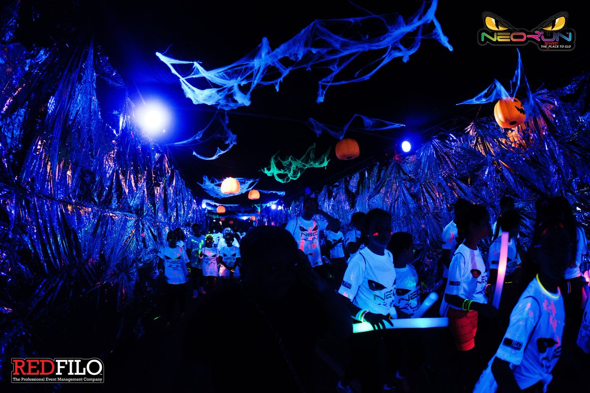 TheNeoRun's tweet photo. We had so much fun at the UV Path last time! Let us know what was your favorite zone and why! #theNeoRun #AbuDhabiEvents #let'sGLOtogether https://t.co/cRLLdifEbf
