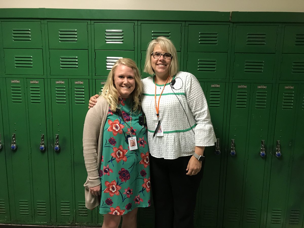 GastonSchoolsHR's tweet photo. GCS is thrilled to have Jennifer Bergerson as one of our new Assistant Principals! Welcome to Ashbrook!
#GCSHR
#FirstDayGaston https://t.co/acfhrk5WBT