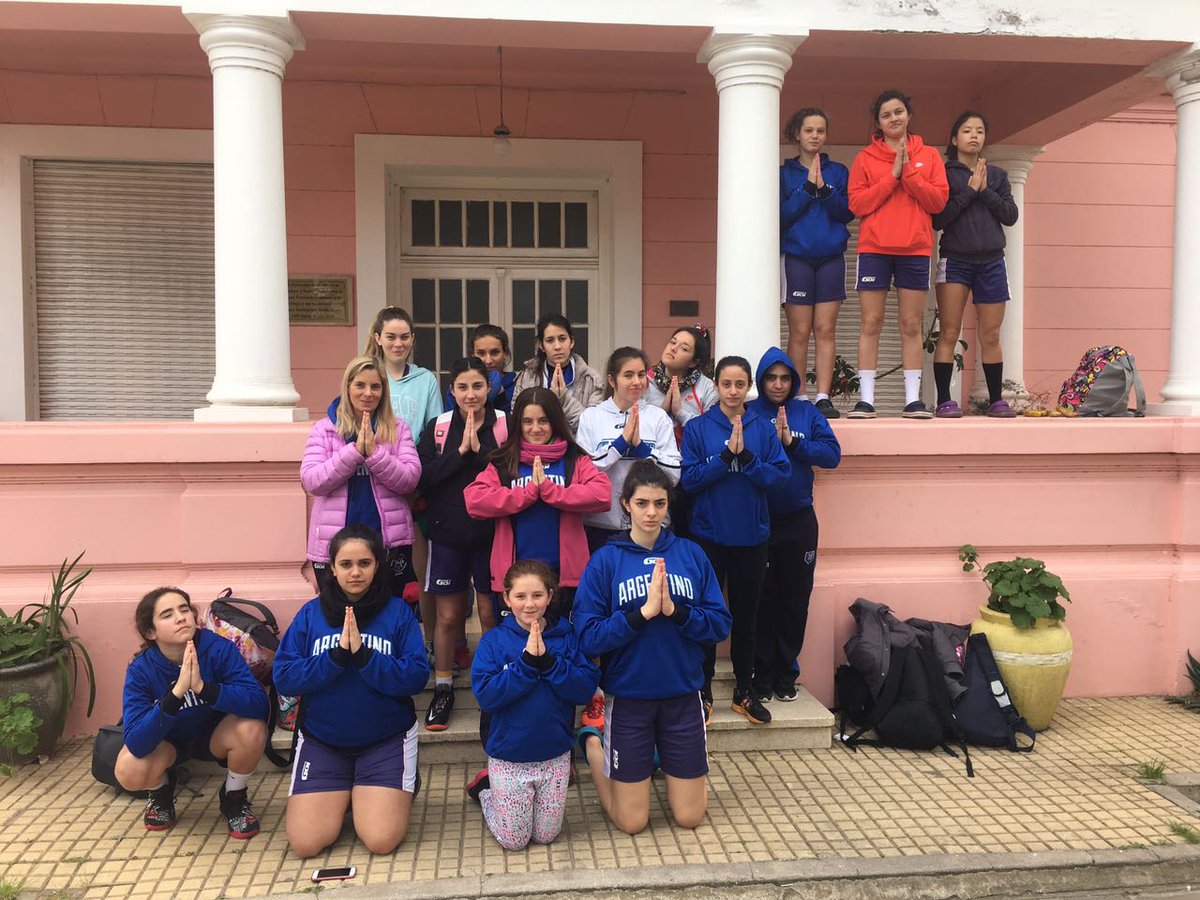 mili_keh's tweet photo. Terrible viaje de la mano de ustedes, las quiero 💛 #LaLoz https://t.co/00n174ufNX