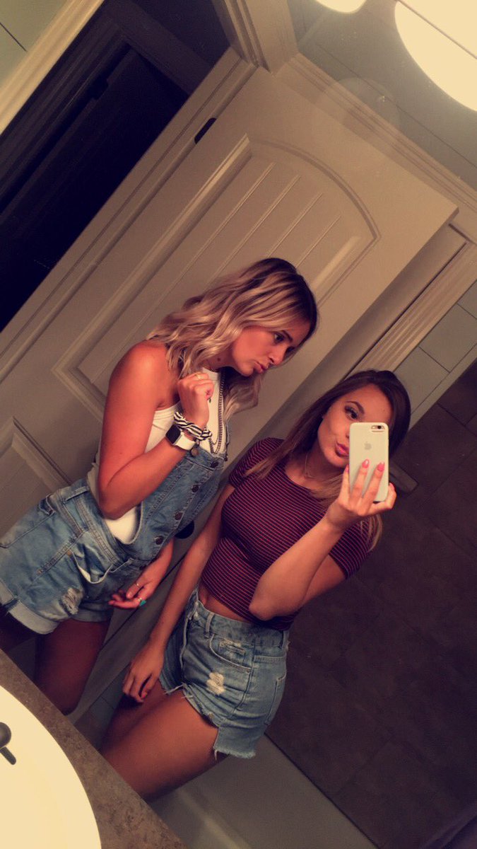 KelseyReynolds1's tweet photo. happy birthday to my bff 💕 never met someone so accepting &amp; so real. Love her to the moon &amp; back and so sad I can't be with u today 💕 https://t.co/XHSbjBrn7e